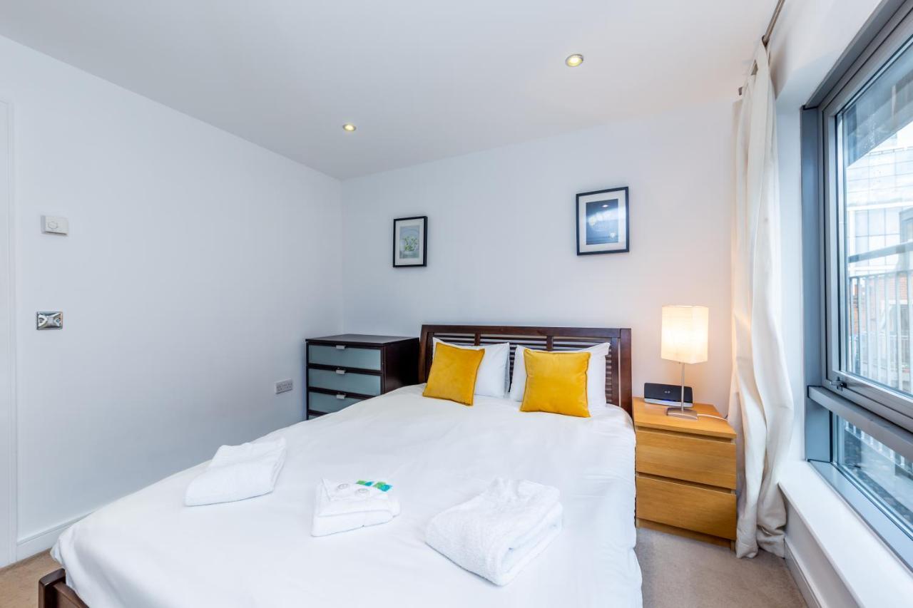2 Bed Executive Next To Liverpool Street Free Wifi By Aparts Appartement Londen