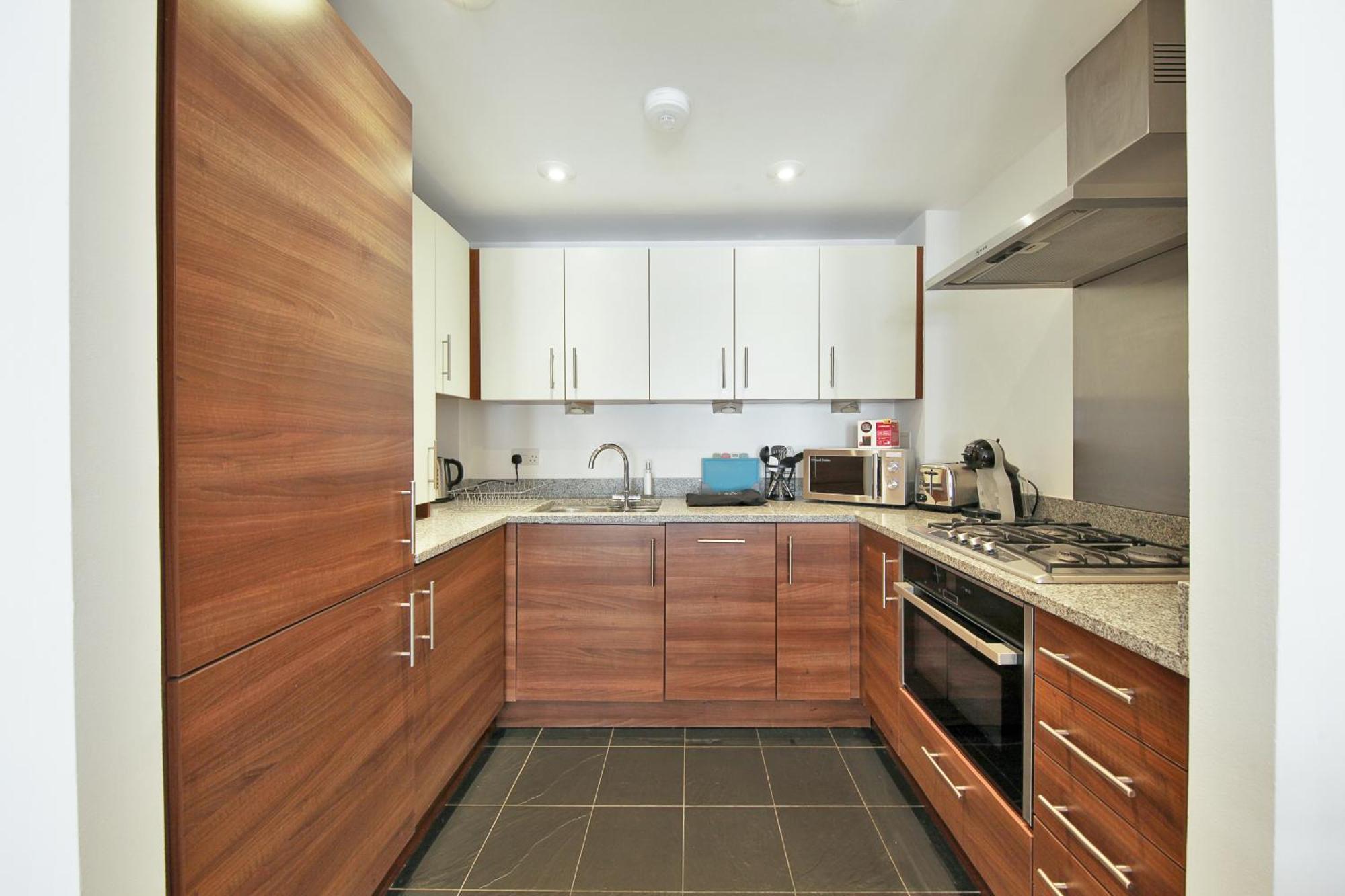 2 Bed Executive Next To Liverpool Street Free Wifi By Aparts Appartement Londen