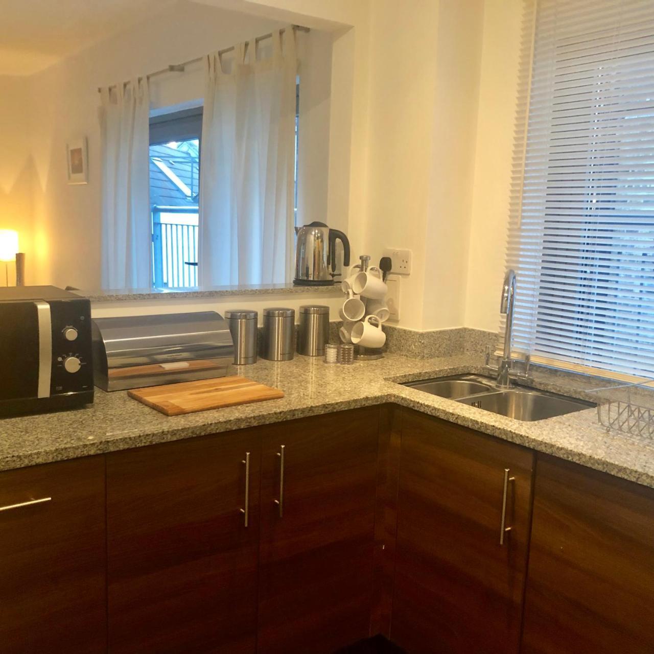2 Bed Executive Next To Liverpool Street Free Wifi By City Aparts Londres
